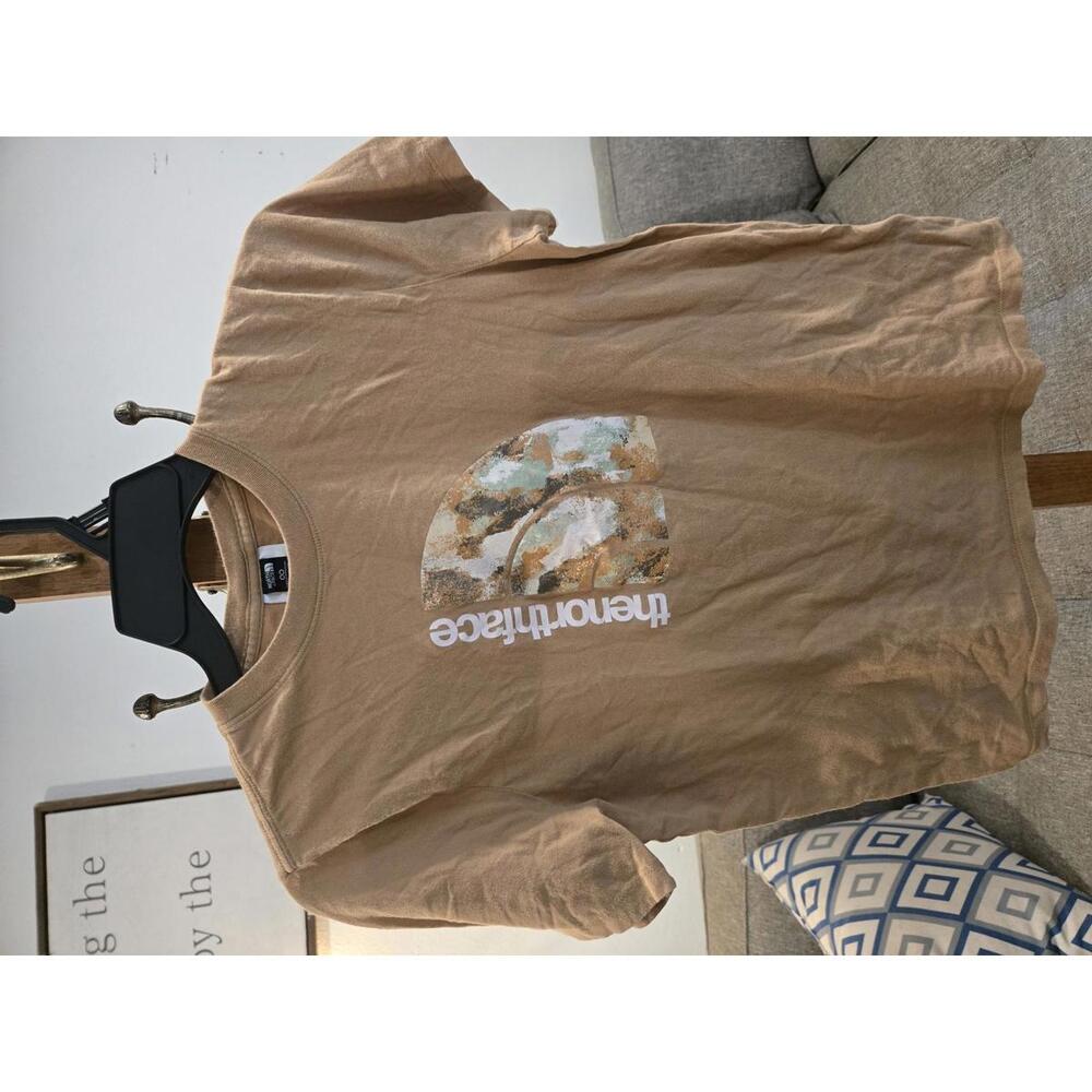The North Face Women's T-Shirt Medium